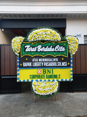 Papan Bunga Duka di Waringinkurung