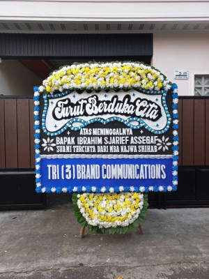 Papan Bunga Duka di Waringinkurung